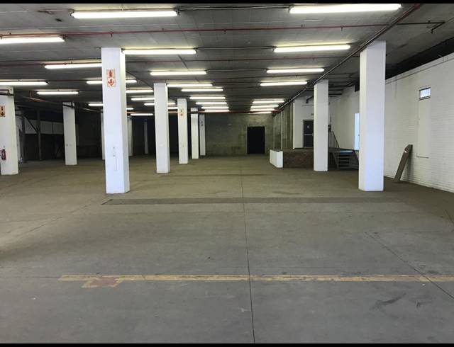 2,490M² WAREHOUSE TO LET IN WYNBERG